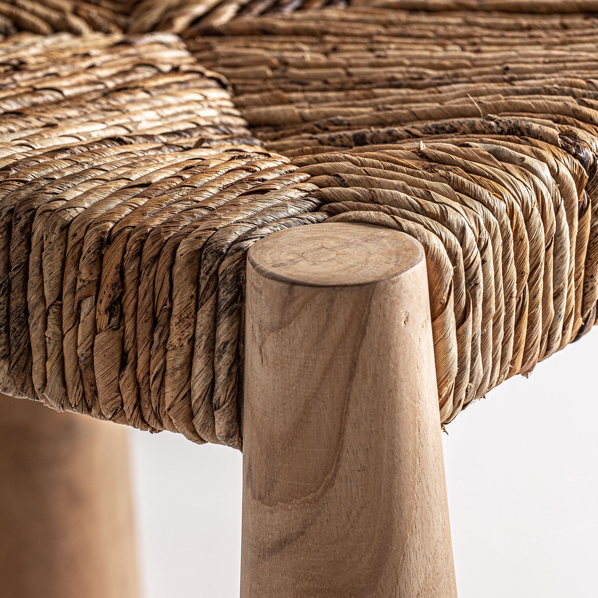 NEKTA CHAIR